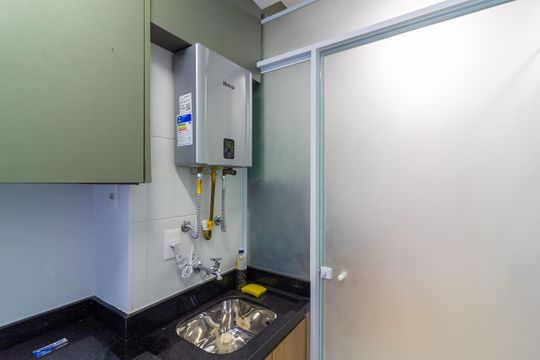 Venda de apartamento no Jardim das Acacias com 2 quartos. — Área de Serviço