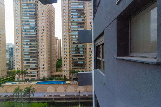 Venda de apartamento no Jardim das Acacias com 2 quartos. — Vista Varanda
