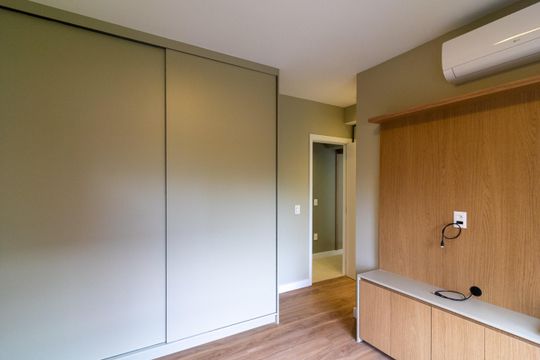 Venda de apartamento no Jardim das Acacias com 2 quartos. — Suíte 1