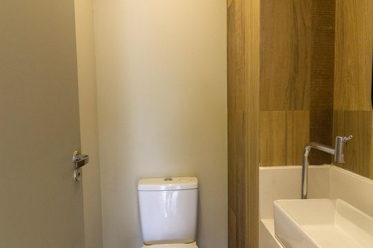 Venda de apartamento no Jardim das Acacias com 2 quartos. — Lavabo