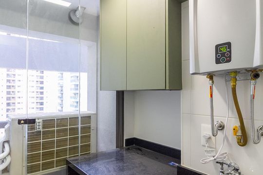 Venda de apartamento no Jardim das Acacias com 2 quartos. — Área de Serviço