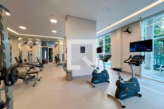 Compra este apartamento com 2 quartos, ideal para pets. — Área comum - Academia