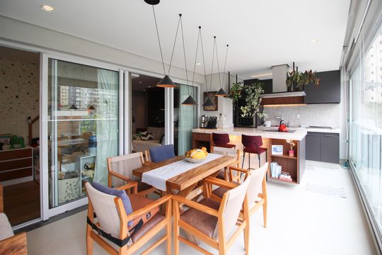 Compra este apartamento com 2 quartos, ideal para pets. — Varanda