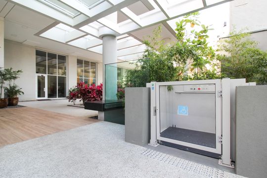 Compra este apartamento com 2 quartos, ideal para pets. — Hall de Entrada
