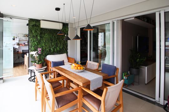 Compra este apartamento com 2 quartos, ideal para pets. — Varanda