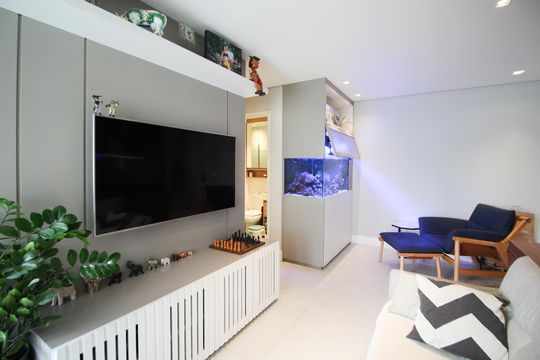 Compra este apartamento com 2 quartos, ideal para pets. — Sala