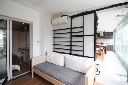 Compra este apartamento com 2 quartos, ideal para pets. — Varanda da Suíte