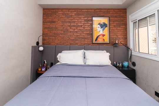 Compra apartamento mobiliado com 2 quartos, 1 suíte, closet, quintal e permite animais de estimação. — Suíte