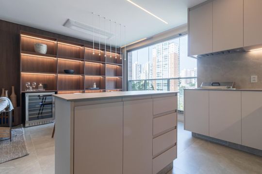 Apartamento em Perdizes com varanda, 2 suítes, mobiliado, ideal para comprar e aceitar animais. — Cozinha