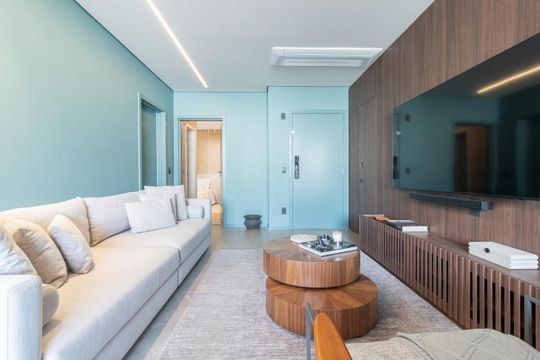 Apartamento em Perdizes com varanda, 2 suítes, mobiliado, ideal para comprar e aceitar animais. — Sala
