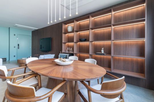 Apartamento em Perdizes com varanda, 2 suítes, mobiliado, ideal para comprar e aceitar animais. — Sala de Jantar