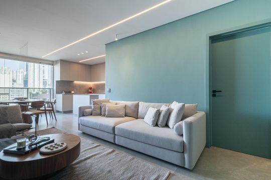Apartamento em Perdizes com varanda, 2 suítes, mobiliado, ideal para comprar e aceitar animais. — Sala