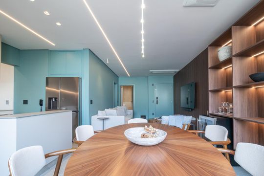 Apartamento em Perdizes com varanda, 2 suítes, mobiliado, ideal para comprar e aceitar animais. — Sala de Jantar