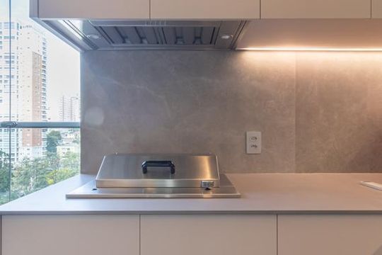 Apartamento em Perdizes com varanda, 2 suítes, mobiliado, ideal para comprar e aceitar animais. — Cozinha