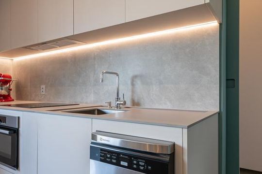 Apartamento em Perdizes com varanda, 2 suítes, mobiliado, ideal para comprar e aceitar animais. — Cozinha