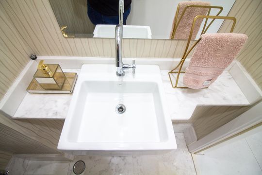 Venda de apartamento no Campo Belo com 3 quartos, piscina e churrasqueira. — Lavabo