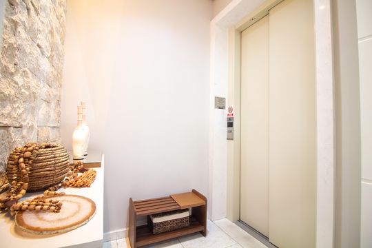Venda de apartamento no Campo Belo com 3 quartos, piscina e churrasqueira. — Hall de Entrada