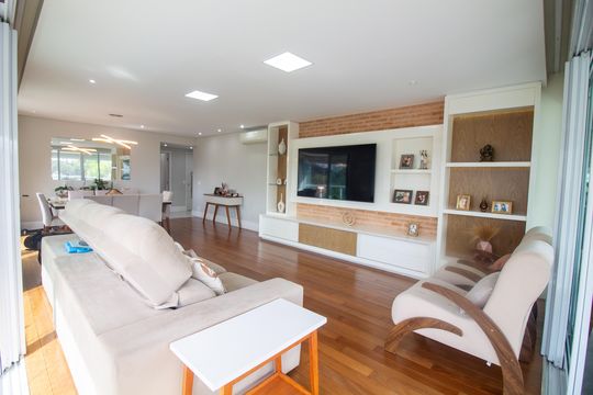 Venda de apartamento no Campo Belo com 3 quartos, piscina e churrasqueira. — Sala