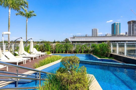 Venda de apartamento no Campo Belo com 3 quartos, piscina e churrasqueira. — Área comum - Piscina