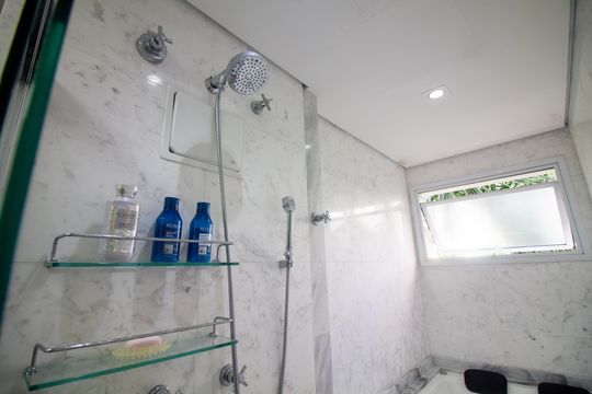 Venda de apartamento no Campo Belo com 3 quartos, piscina e churrasqueira. — Banheiro da Suíte 3