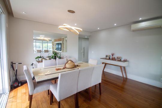 Venda de apartamento no Campo Belo com 3 quartos, piscina e churrasqueira. — Sala de Jantar