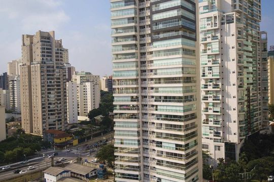 Venda de apartamento no Campo Belo com 3 quartos, piscina e churrasqueira. — Fachada do Prédio