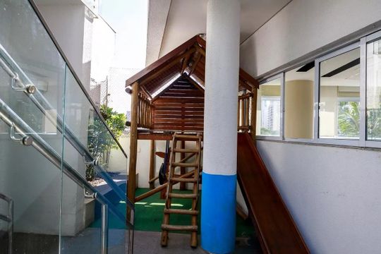 Venda de apartamento no Campo Belo com 3 quartos, piscina e churrasqueira. — Área comum - Playground