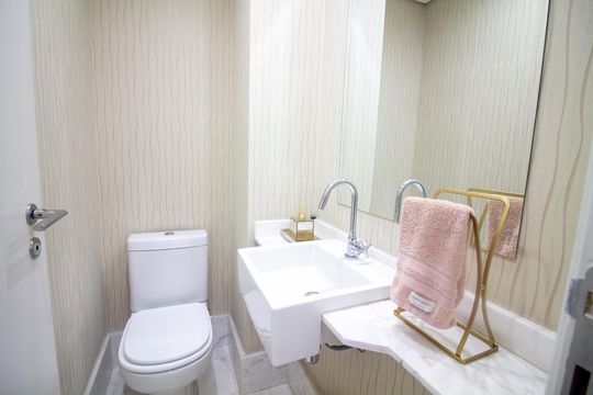 Venda de apartamento no Campo Belo com 3 quartos, piscina e churrasqueira. — Lavabo