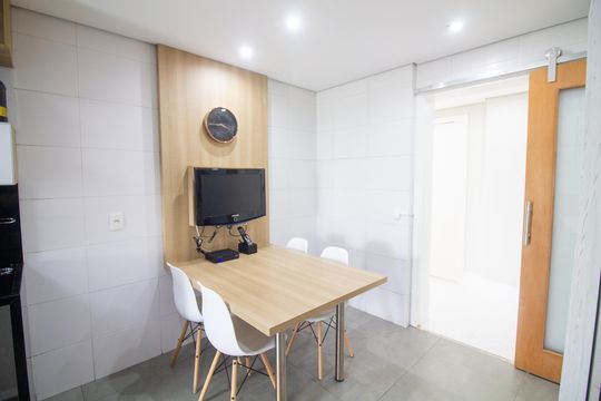 Venda de apartamento no Campo Belo com 3 quartos, piscina e churrasqueira. — Copa
