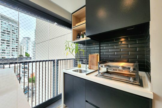 Venda de apartamento mobiliado com 3 suítes, piscina e churrasqueira no condomínio. — Varanda da Sala