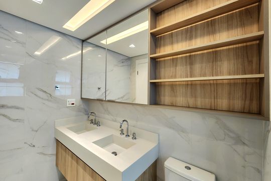 Venda de apartamento mobiliado com 3 suítes, piscina e churrasqueira no condomínio. — Banheiro da Suíte 3