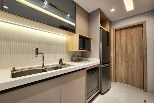 Venda de apartamento mobiliado com 3 suítes, piscina e churrasqueira no condomínio. — Cozinha