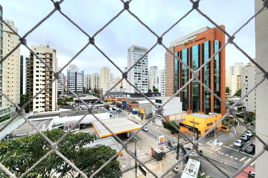 Venda de apartamento mobiliado com 3 suítes, piscina e churrasqueira no condomínio. — Vista