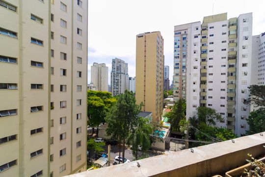 Apartamento mobiliado com 3 quartos e varanda para comprar. — vista Suíte 2