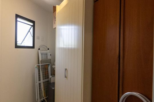 Apartamento mobiliado com 3 quartos e varanda para comprar. — Quarto de Serviço