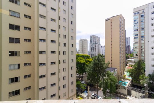 Apartamento mobiliado com 3 quartos e varanda para comprar. — vista Suíte 2