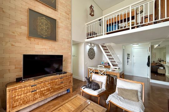 Apartamento com 3 quartos e varanda, ideal para compra. Prático e funcional para sua família. — Sala
