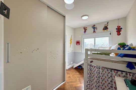 Apartamento com 3 quartos e varanda, ideal para compra. Prático e funcional para sua família. — Suíte 2