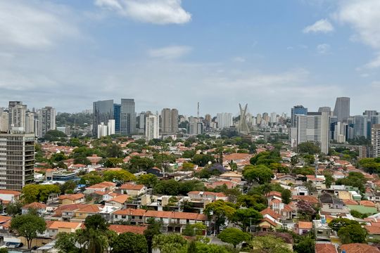 Apartamento com 3 quartos e varanda, ideal para compra. Prático e funcional para sua família. — Vista Suíte 1