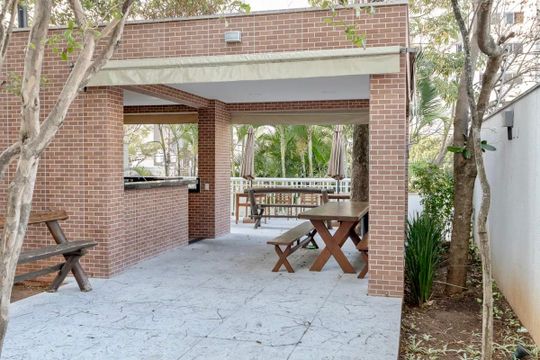 Apartamento com 3 quartos e varanda, ideal para compra. Prático e funcional para sua família. — Churrasqueira