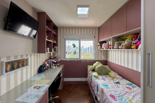 Apartamento com 3 quartos e varanda, ideal para compra. Prático e funcional para sua família. — Suíte 1