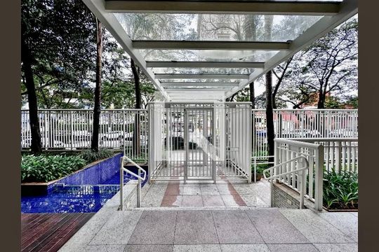 Apartamento com 3 quartos e varanda, ideal para compra. Prático e funcional para sua família. — Entrada