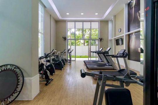 Apartamento com 3 quartos e varanda, ideal para compra. Prático e funcional para sua família. — Academia
