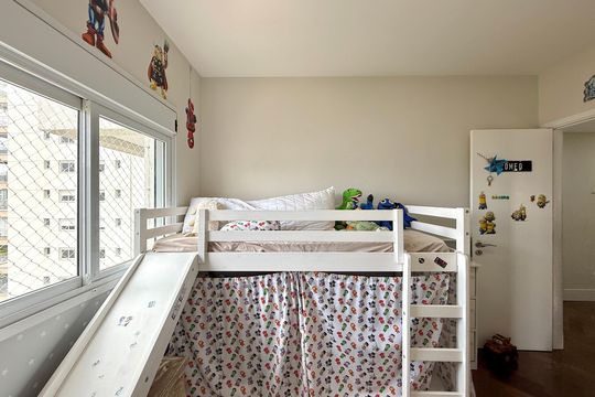 Apartamento com 3 quartos e varanda, ideal para compra. Prático e funcional para sua família. — Suíte 2