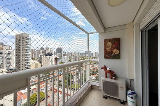 Apartamento com 3 quartos e varanda, ideal para compra. Prático e funcional para sua família. — Sacada Suíte 3