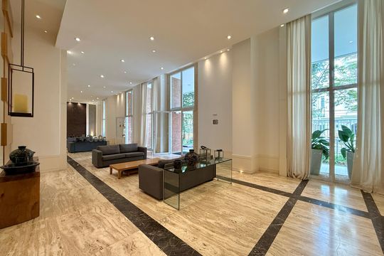 Apartamento com 3 quartos e varanda, ideal para compra. Prático e funcional para sua família. — Hall Social Bloco