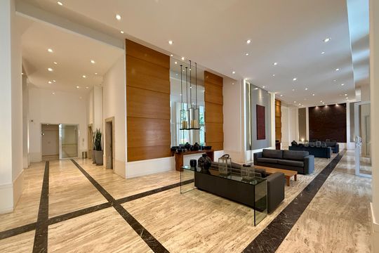 Apartamento com 3 quartos e varanda, ideal para compra. Prático e funcional para sua família. — Hall Social Bloco