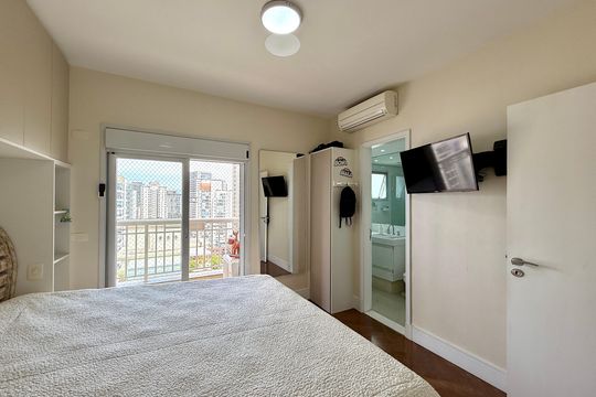 Apartamento com 3 quartos e varanda, ideal para compra. Prático e funcional para sua família. — Suíte 3