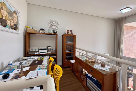 Apartamento com 3 quartos e varanda, ideal para compra. Prático e funcional para sua família. — Escritório