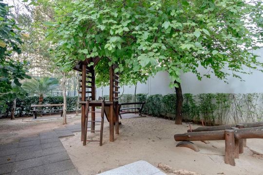 Apartamento com 3 quartos e varanda, ideal para compra. Prático e funcional para sua família. — Playground